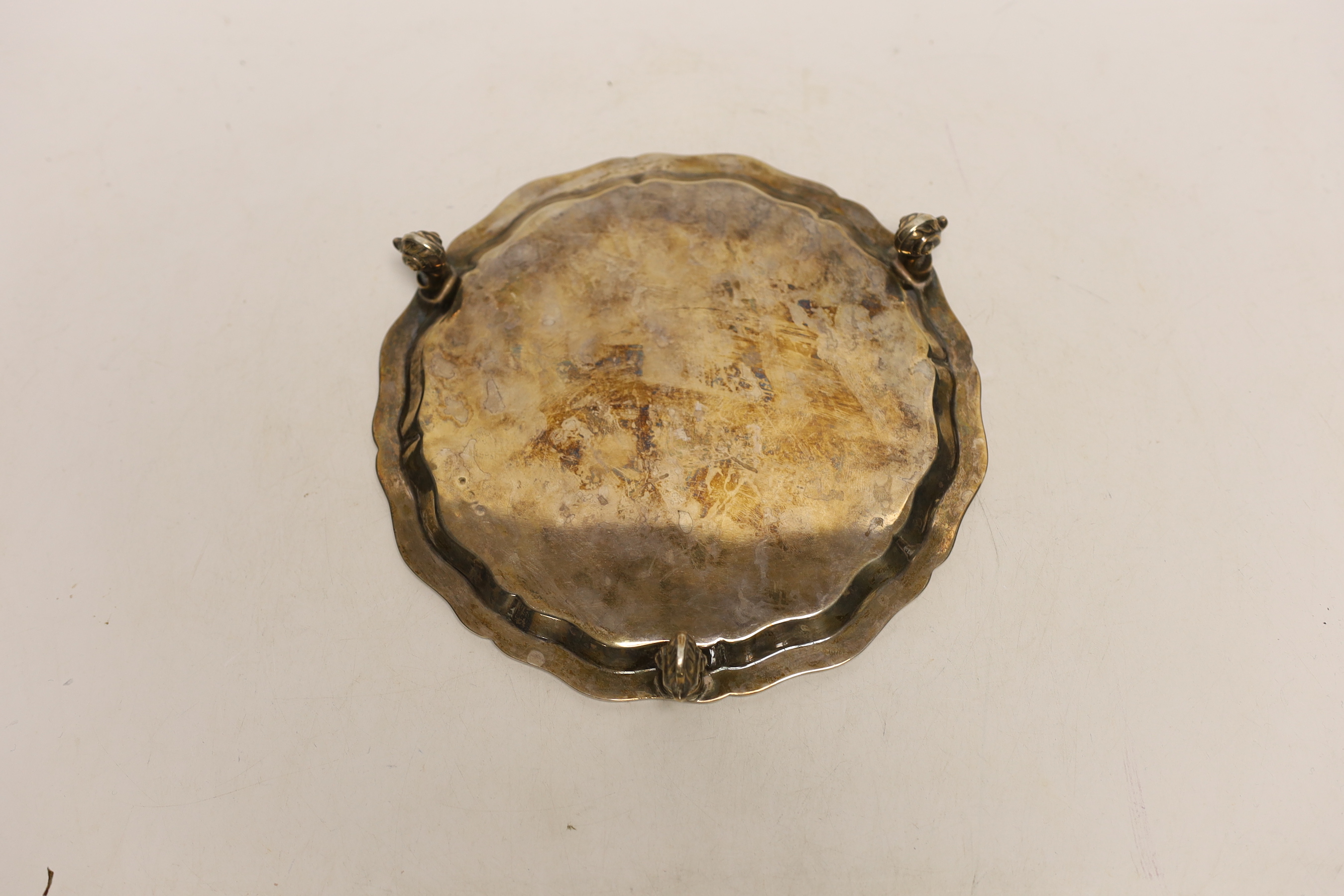 A George V silver waiter with pie crust border, Viners Ltd, Sheffield, 1931, 19.8cm, 11oz.